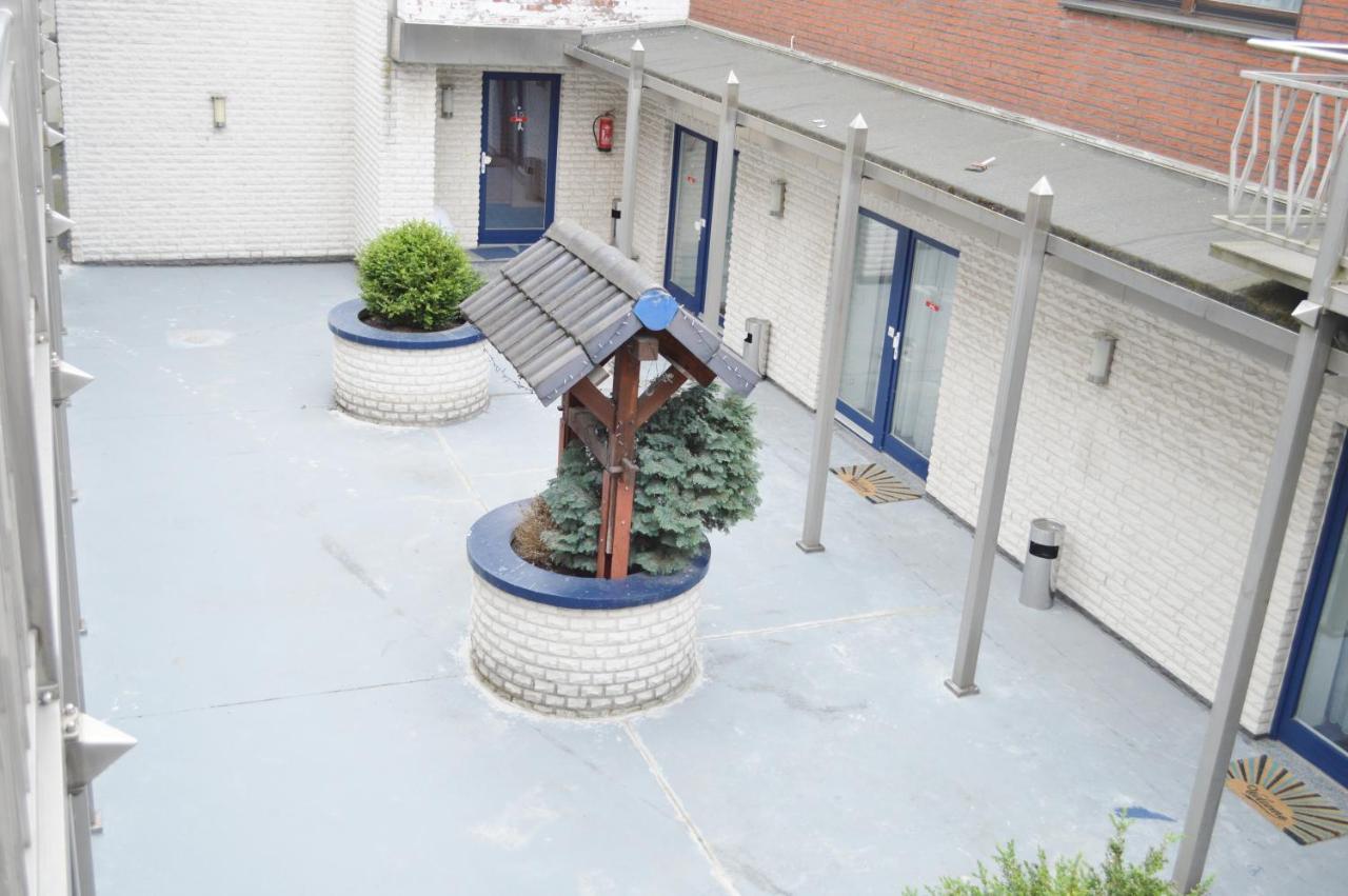 Hotel B8 Voerde エクステリア 写真