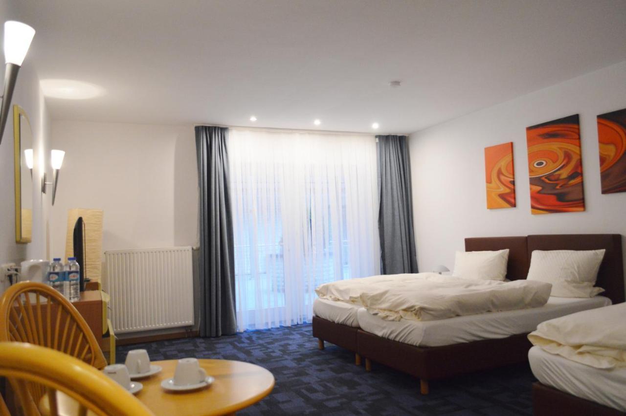 Hotel B8 Voerde エクステリア 写真
