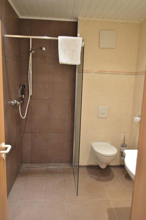 Hotel B8 Voerde エクステリア 写真