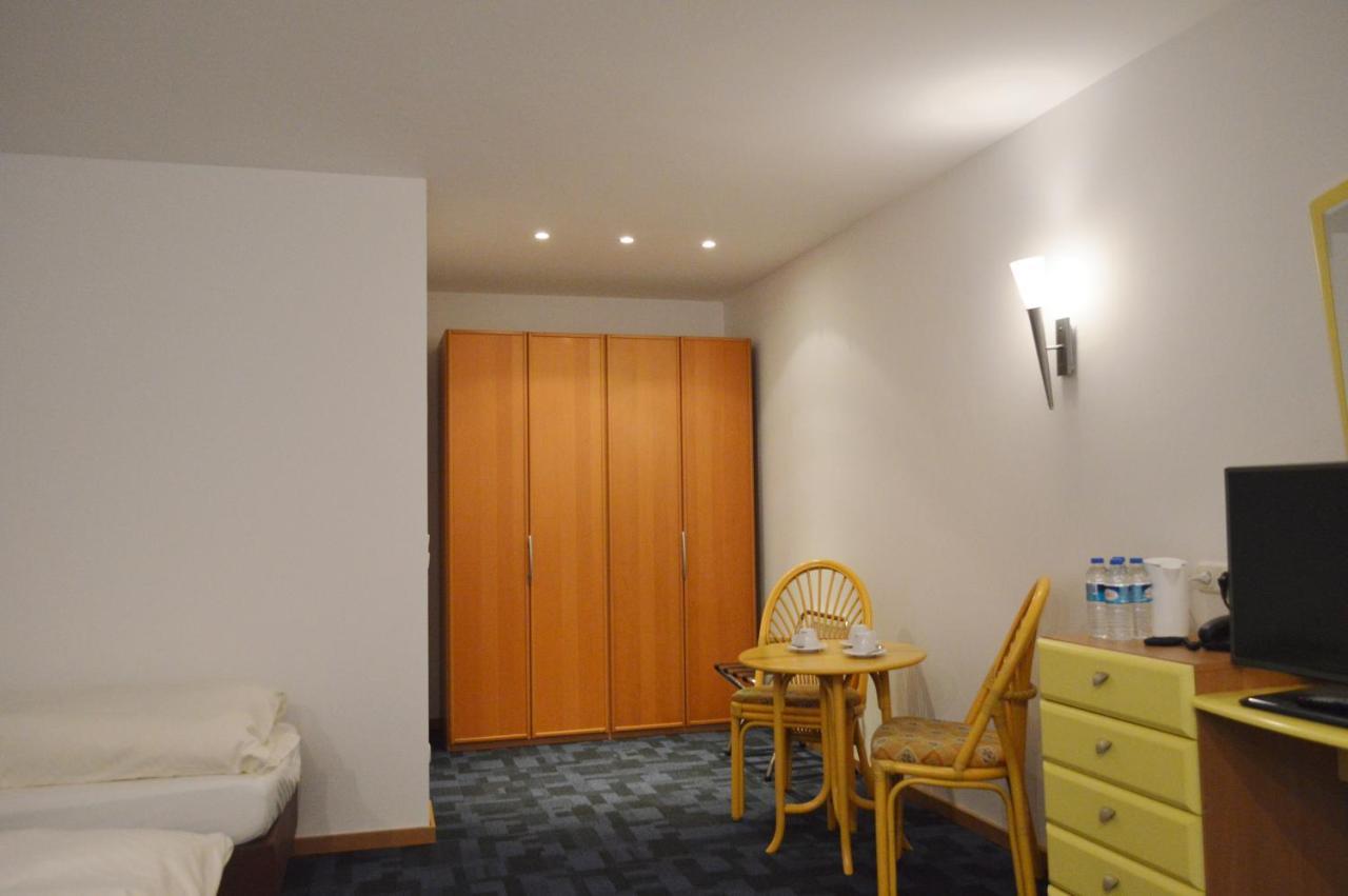 Hotel B8 Voerde エクステリア 写真