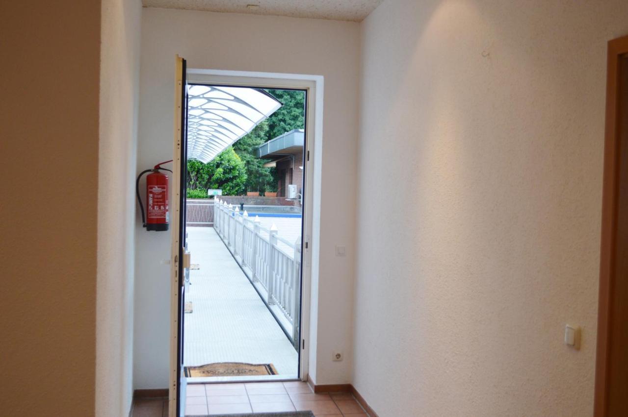 Hotel B8 Voerde エクステリア 写真